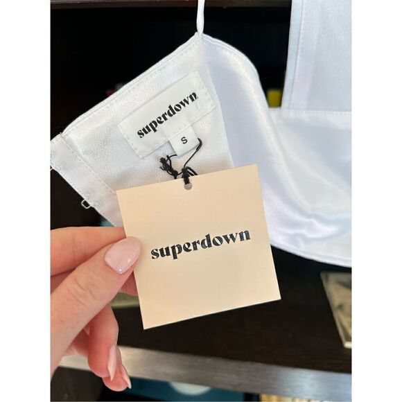 NWT Superdown x Revolve Gene Satin Top in White Size Small - Picture 5 of 6